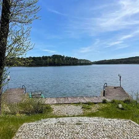 Zurawia Laka ロッジ ビトゥフ