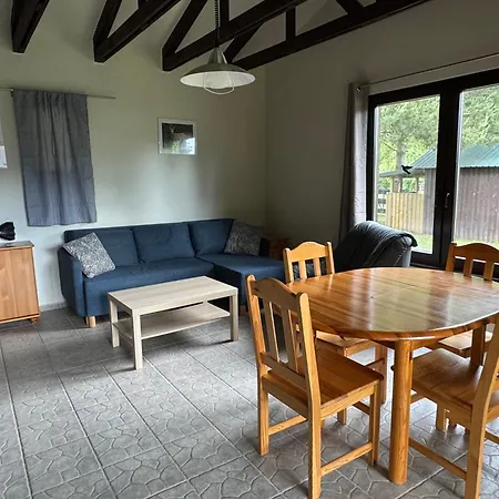 Zurawia Laka ロッジ ビトゥフ